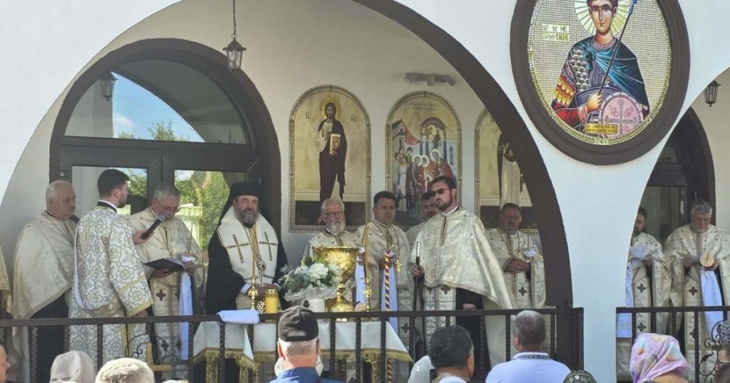 Noile lucrări de la Parohia „Sfântul Dumitru” din Crăcăoani au fost sfințite
