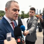 Încep discuţiile cu agenţia S&P - Nazare: Avem argumente puternice că ţintele de deficit stabilite pentru acest an sunt realizabile. Sunt şi lucruri de explicat, dar şi argumente serioase pentru menţinerea ratingului/ Ce spune despre pensii şi salarii