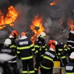 Sibiu: Incendiu într-o maşină de colectare a gunoiului / A luat foc un acumulator de la o trotinetă / Firmă salubrizare: A existat riscul real ca întreaga maşină de colectare să ia foc, iar vieţile colegilor noştri să fie puse în pericol - FOTO