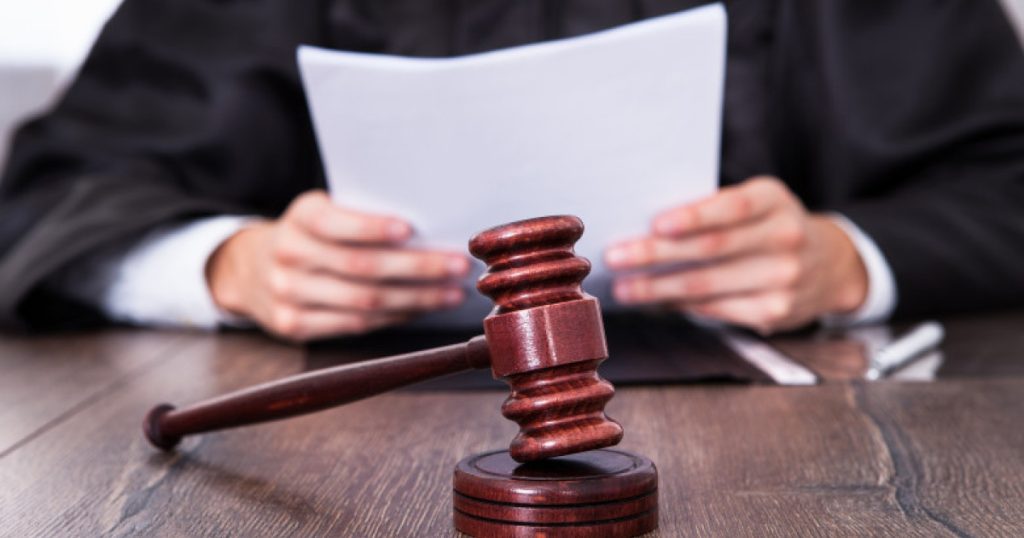 Fost manager al Spitalului Județean Botoşani, condamnat cu suspendare pentru mită și fraudarea unor concursuri de angajare
