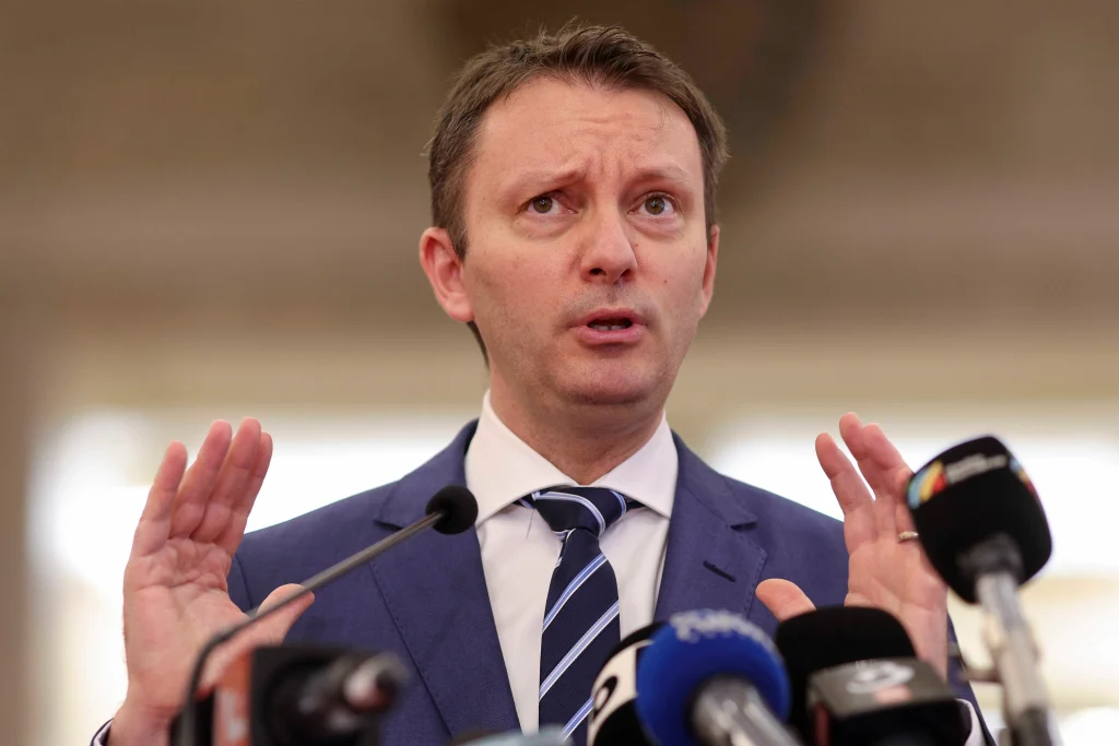 Desemnarea lui Siegfried Mureșan, contestată în instanță de o deputată. Procesul se judecă cu o zi înainte de votul de învestitură
