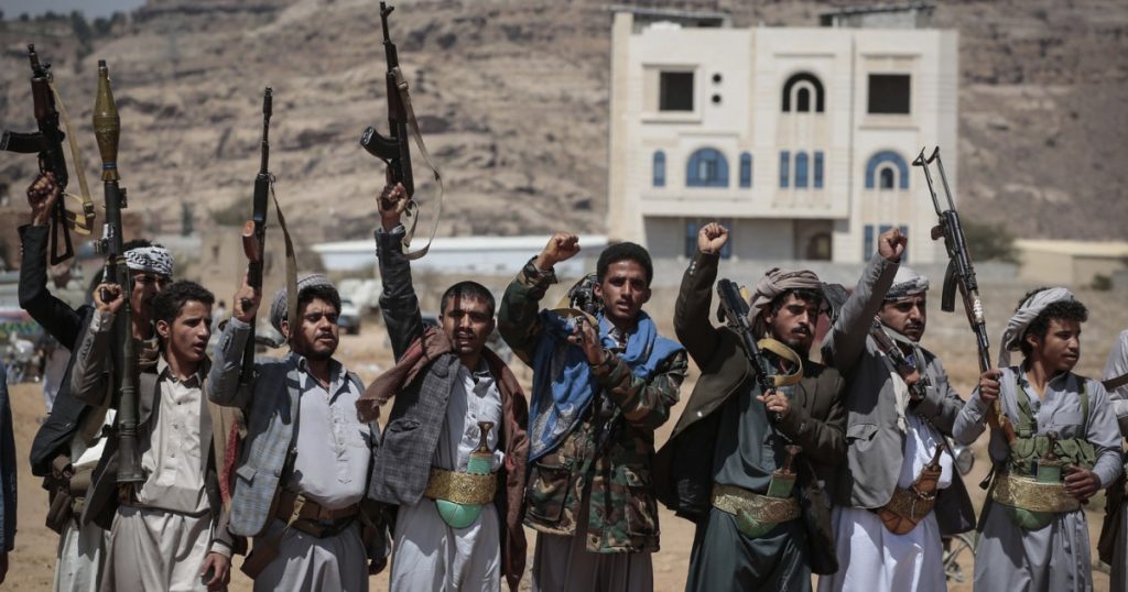 Arabia Saudită a interceptat drone şi o rachetă balistică lansate de rebelii Houthi spre Riad