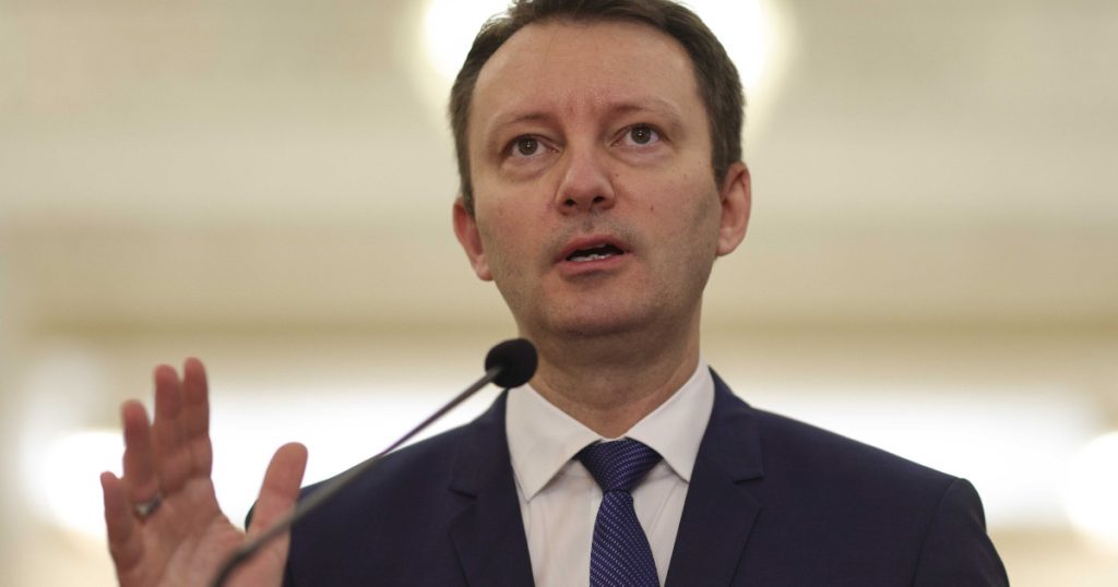 Promisiunile Guvernului Mureșan: pensii mai mari și TVA redus. Când s-ar putea aplica măsurile