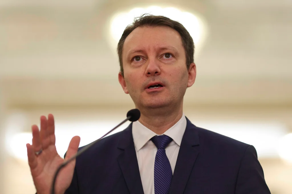 Când are loc votul decisiv în Parlament pentru Guvernul Mureșan