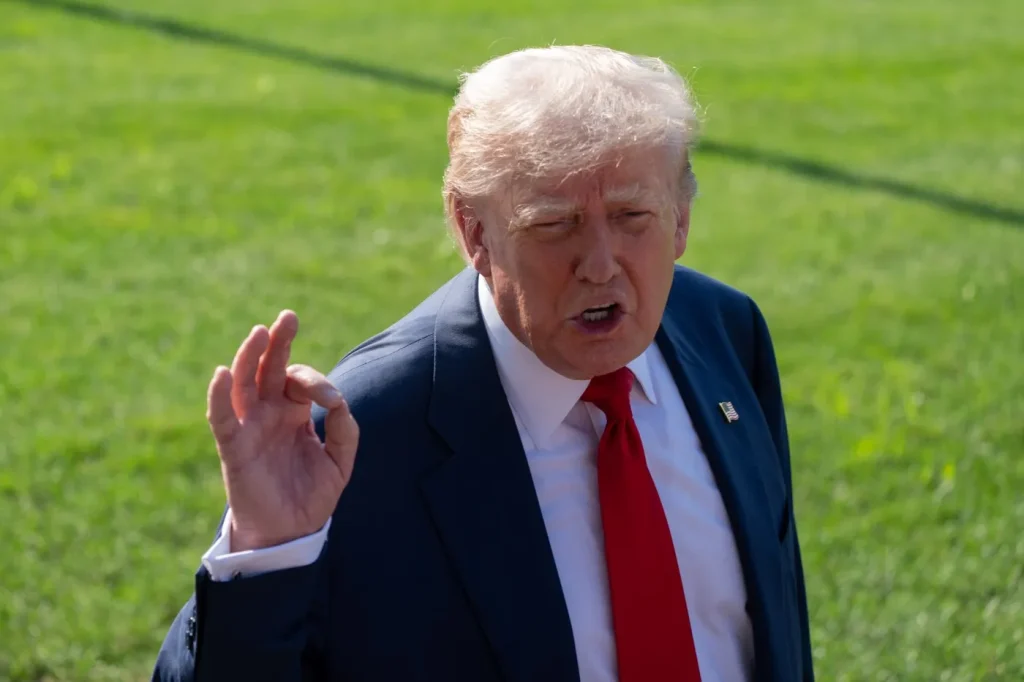 După dezvăluirea unor planuri de intervenţie militară, Trump prezice că SUA şi Cuba vor ajunge la un acord. „Nu cred că vom avea nevoie de armată”