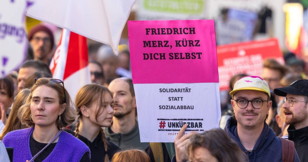 Proteste masive în Germania față de reducerea beneficiilor sociale. 175.000 de oameni au ieșit în stradă