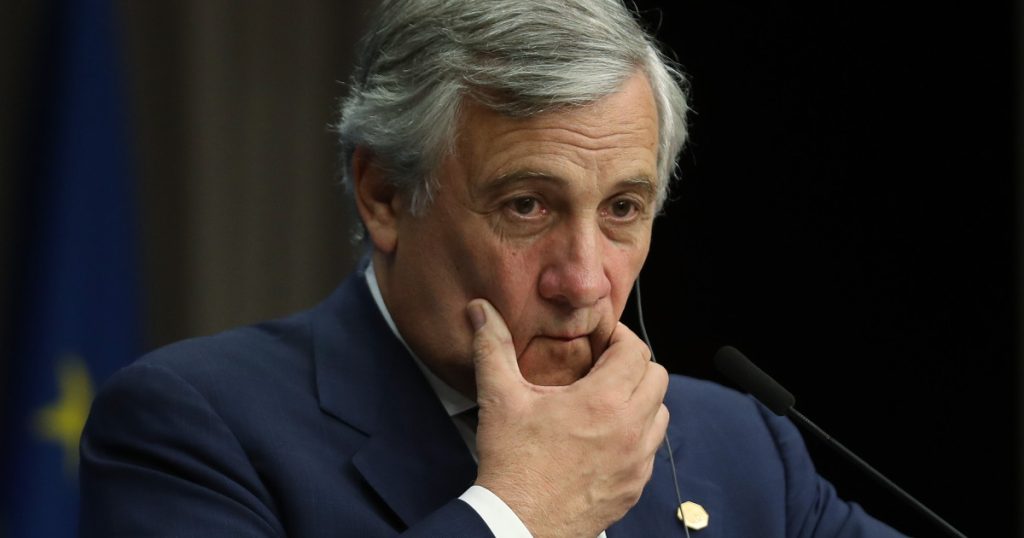 „Alegeți femei respectabile în fuste lungi”. Declarațiile lui Antonio Tajani au ajuns subiect de meme-uri în presa internațională