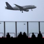 Incident în avion. O baterie externă a luat foc în timpul unui zbor Frankfurt - Lisabona
