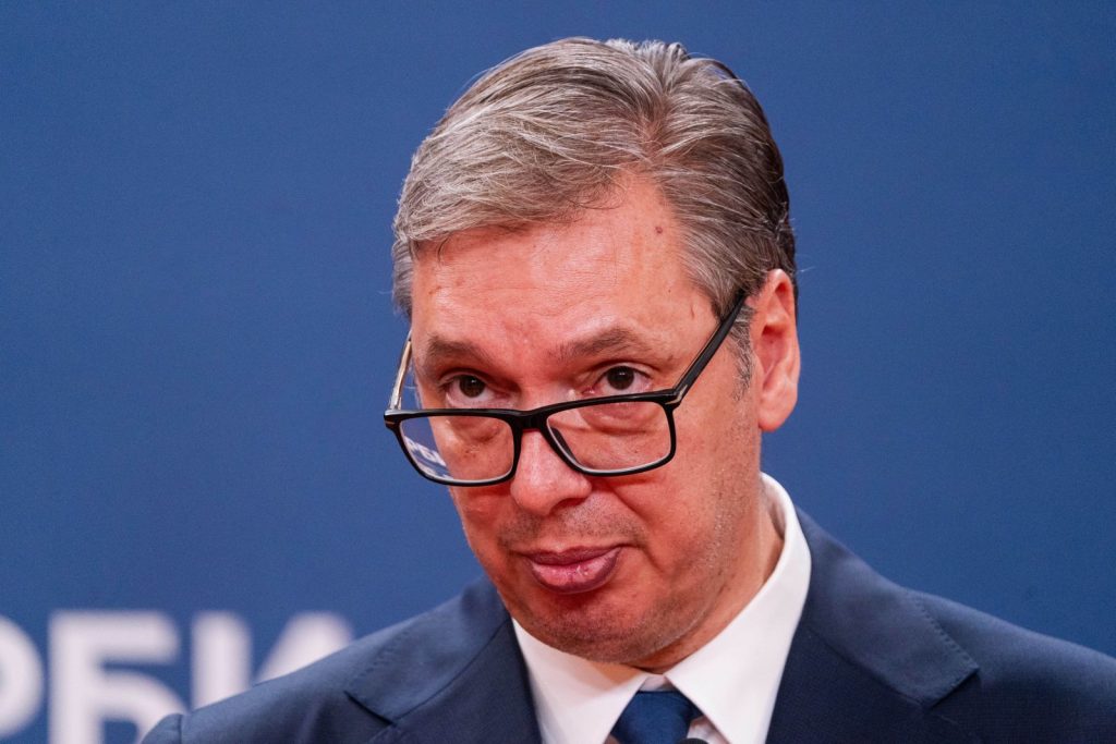 Aleksandar Vučić renunță la președinția Serbiei și intră în bătălia pentru Guvern. Alegeri anticipate pe 25 octombrie