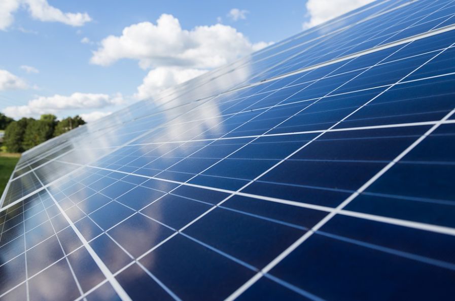 Cât costă un sistem cu panouri fotovoltaice pentru o casă de 100 de mp. Investiția s-ar putea amortiza în cinci ani