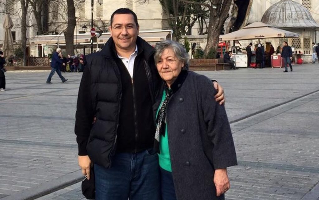 Victor Ponta, în doliu. Mama lui a murit la vârsta de 84 de ani