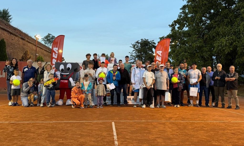 FOTO: Cine sunt câștigătorii Cupei Florea Grup la tenis de câmp. Peste 50 de participanți la competiția de la Alba Iulia