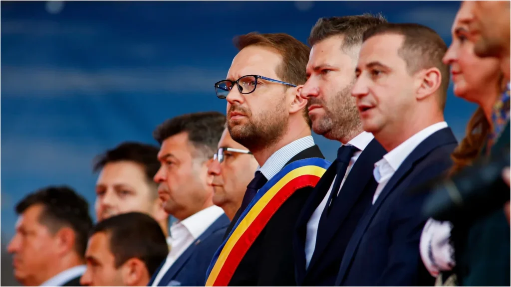 Alfred Simonis nu s-a mai abținut după ce Dominic Fritz s-a folosit de Revoluție ca să se vaite: Lamentări patetice! A întrecut orice limită