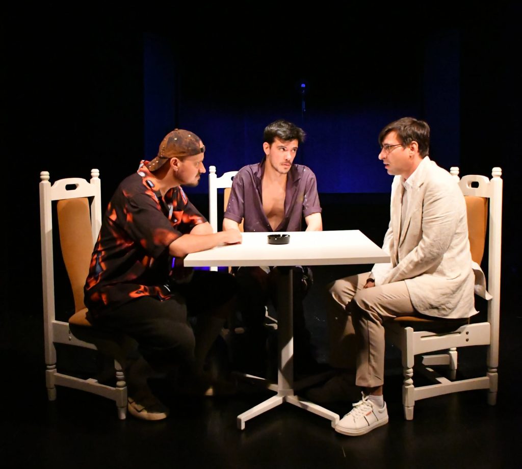 Premieră la Teatrul de Păpuși „Prichindel” din Alba Iulia: „Sectorul S”, un spectacol despre viață, moarte și un răgaz neașteptat