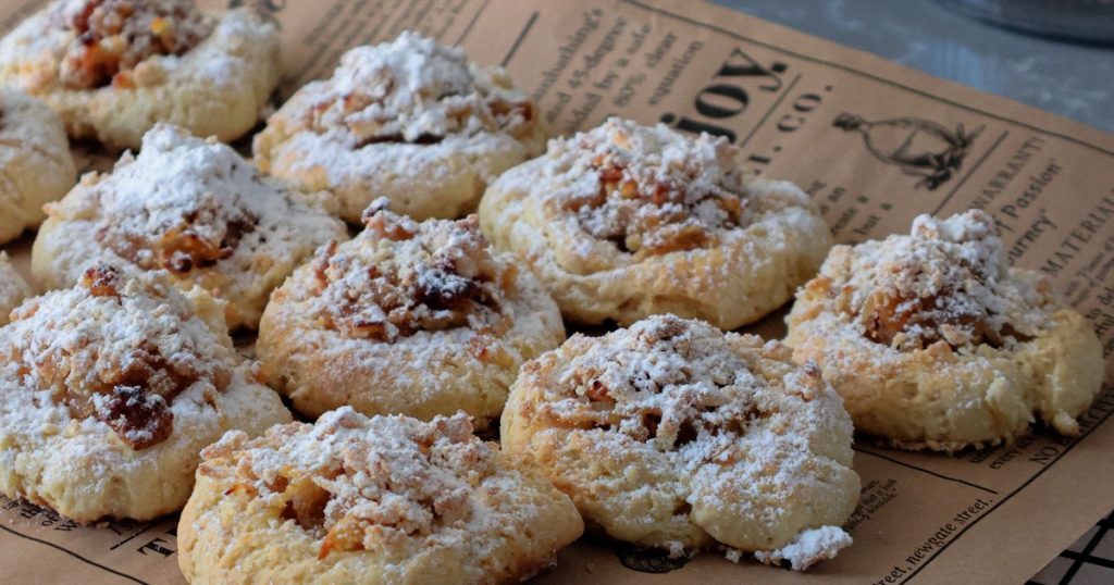 Biscuiți fragezi cu mere. Rețeta simplă pentru un desert de sezon