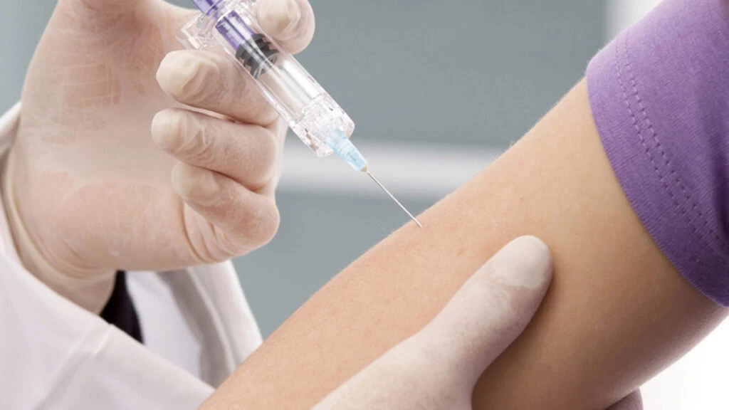 Vaccinarea antigripală 2026-2027 începe în România. Cine poate primi vaccinul compensat și unde se face imunizarea