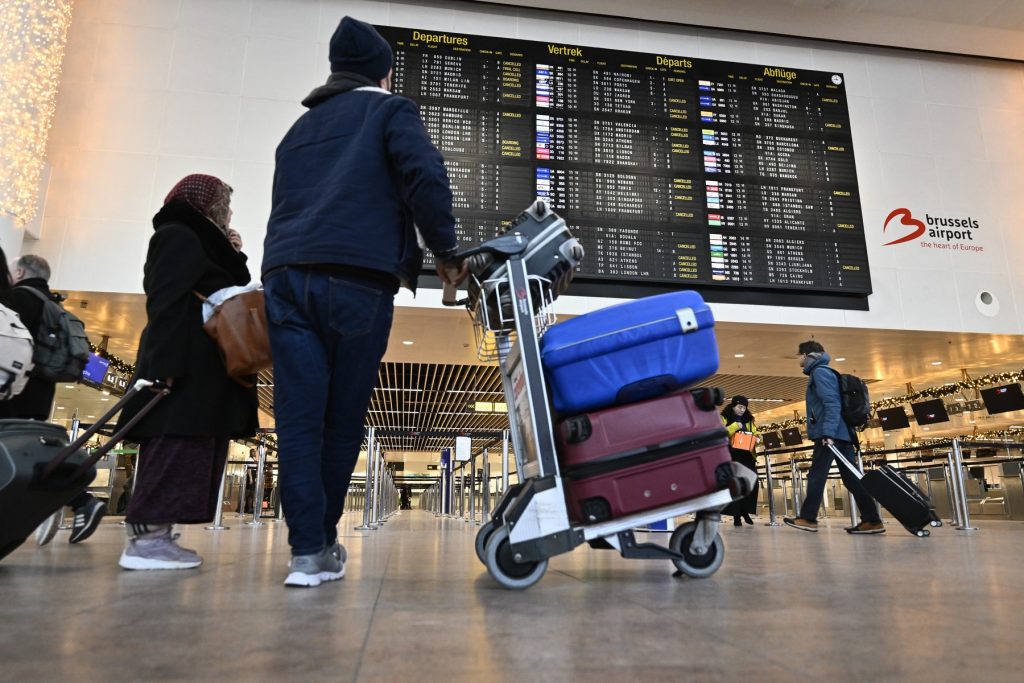 Grevă a controlorilor de trafic aerian din Italia / Zborurile ar putea fi perturbate miercuri timp de patru ore în toate cele 33 de aeroporturi ale țării