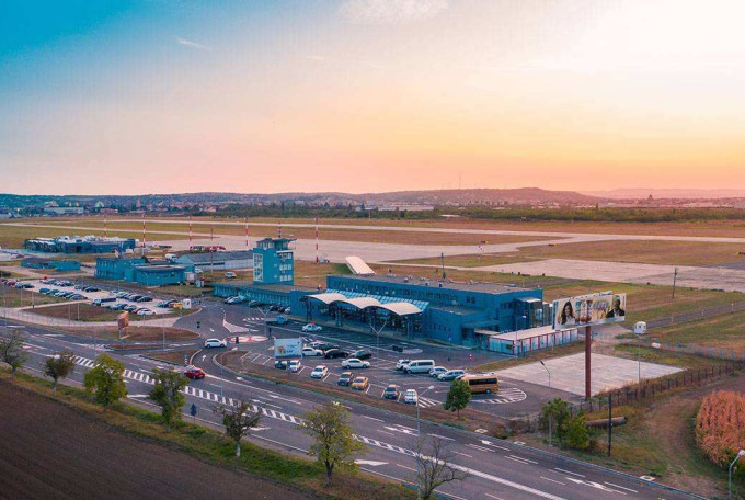 Aeroportul Oradea  - Finanțare pentru un parc fotovoltaic