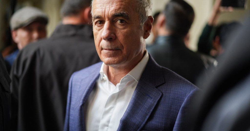 O susținătoare a lui Călin Georgescu spune că și-a lăsat copilul cu febră acasă pentru a protesta la Arestul Central. „Trebuie sesizată Protecția Copilului”