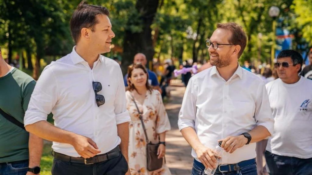 Accident înainte de preluarea Primăriei Timișoara. Ruben Lațcău, viceprimarul lui Fritz, ar fi intrat cu mașina într-un tramvai - Surse România TV