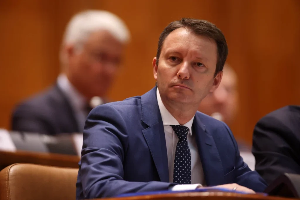 Reuters, după eșecul Mureșan: „Eșecul prelungește criza politică ce amenință ratingul de investiții al României”