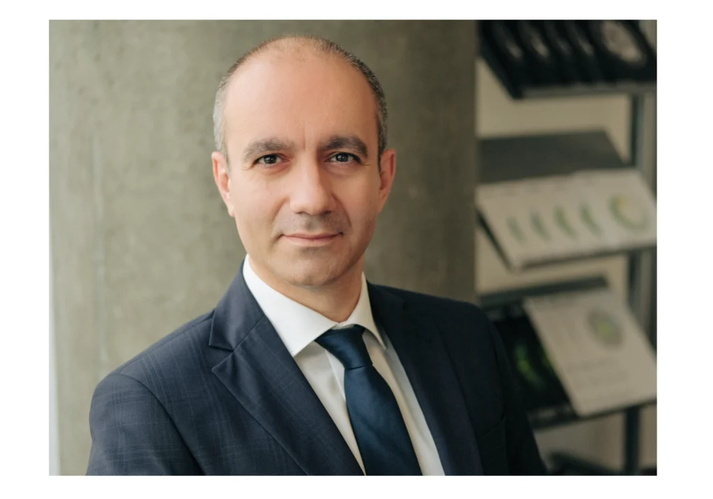 Studiu Deloitte: extinderea rolului directorilor financiari a accelerat în ultimii ani. Peste 50% dintre ei coordonează deja deciziile privind investițiile în AI și tehnologie la nivelul întregii organizații