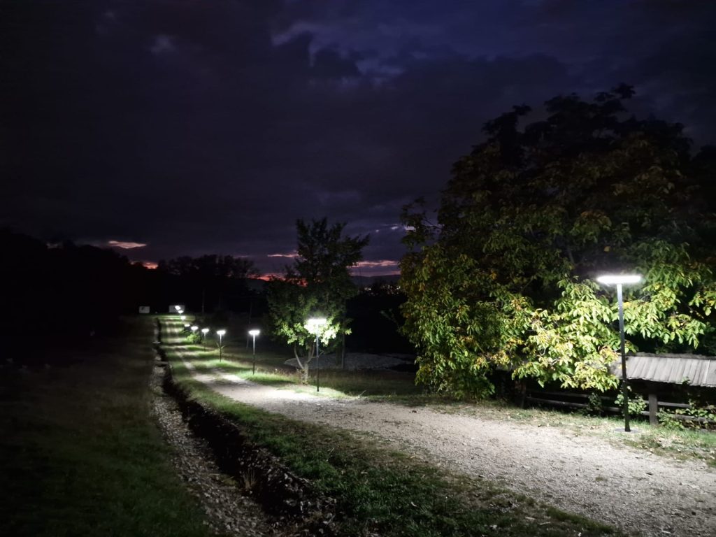 Primul muzeu în aer liber din România trece la iluminatul solar. Investiție de 107.000 de lei la Cluj