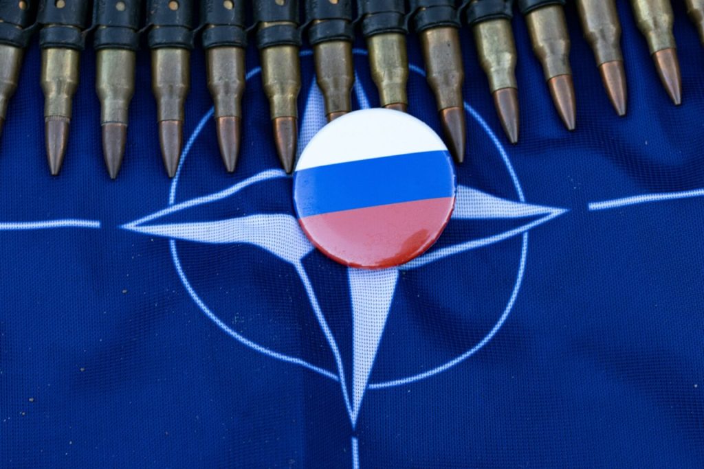 Comisia Europeană condamnă „retorica nucleară iresponsabilă” a Rusiei / Moscova a transmis un mesaj către NATO, în care avertiza cu privire la posibila utilizare a forţei militare, inclusiv a armelor nucleare, în cazul în care este amenințat teritoriul ru