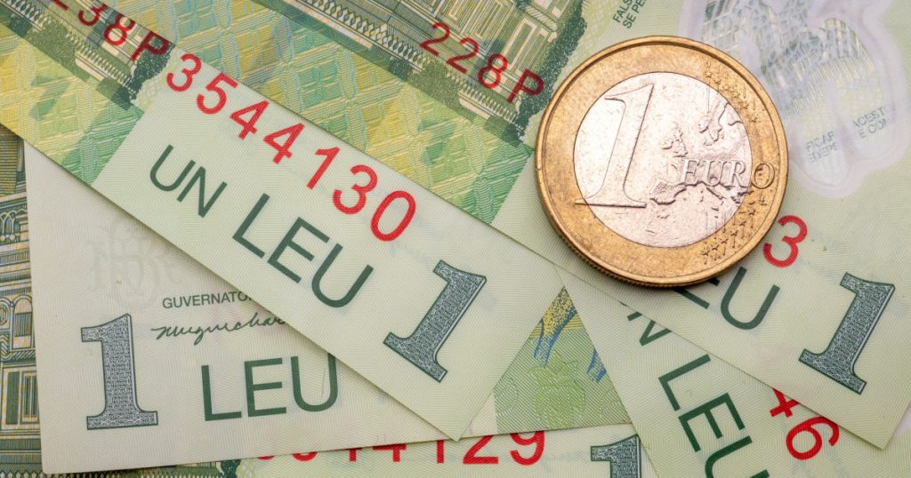 Leul se prăbușește față de euro. Cursul interbancar a ajuns la 5,35 lei/euro, minim istoric. Dan Suciu: „E un moment complicat”