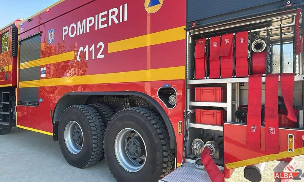 UPDATE: Incendiu în comuna Jidvei. Focul a cuprins o anexă gospodărească din satul Veseuș. Intervin pompierii din Blaj și SVSU