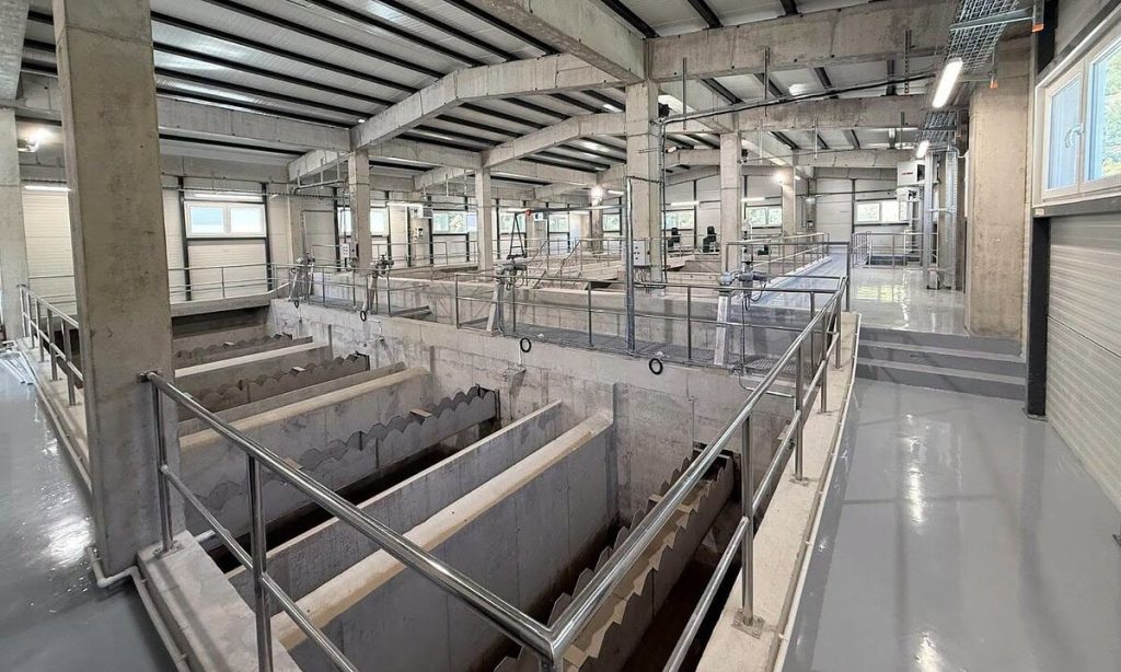 FOTO Au început testele la noua Stație de Tratare a Apei Mihoiești. Va asigura apa potabilă pentru 20.000 de locuitori din Apuseni