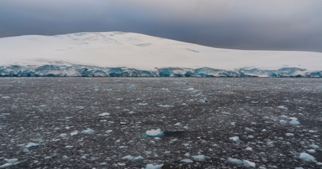 O gaură uriașă, aproape de mărimea Portugaliei, s-a deschis în gheața Antarcticii, în plină iarnă. Cercetătorii au aflat de ce