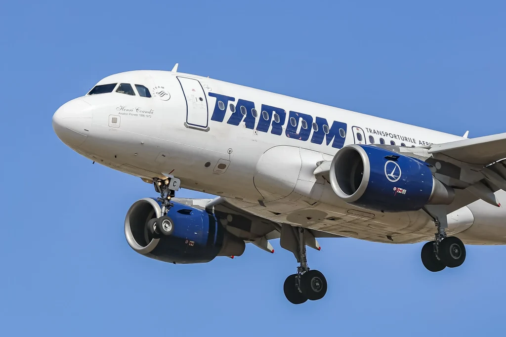 TAROM acuză un „sabotaj” după ce senatorul USR Cristian Ghinea a spus că firma dă faliment în 6 luni și le-a spus oamenilor să nu mai ia bilete