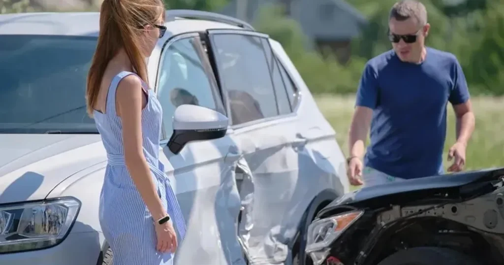 Asigurarea RCA, obligatorie pentru șoferi, s-a scumpit cu 21% într-un an. 3.500.000 de vehicule circulă fără