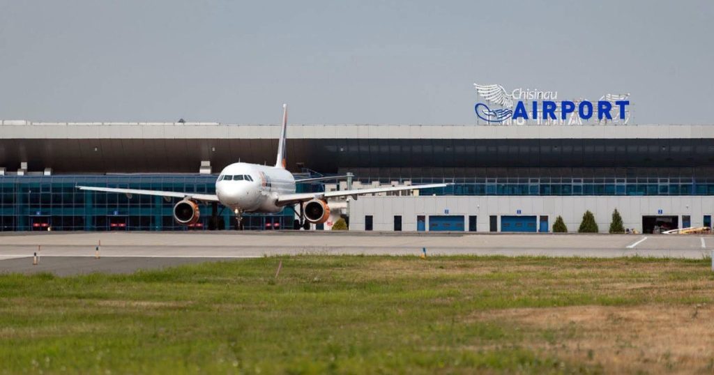 Alertă cu bombă pe Aeroportul Internațional din Chișinău. Pasageri evacuați și zboruri planificate anulate