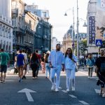 Instalaţii urbane, parade şi tururi ghidate pe Calea Victoriei, în penultimul weekend „Străzi Deschise”
