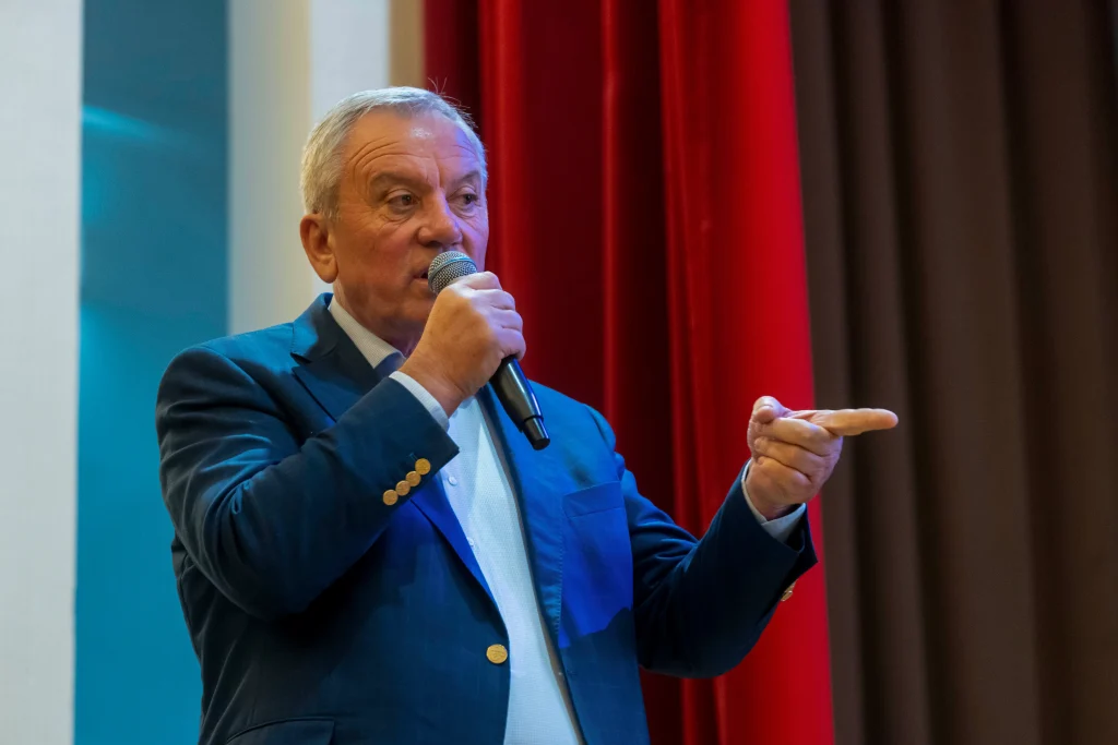 Primarul care a spus că este „ținut prizonier în PSD”, criticat de liderul filialei din județ: „Există o limită”