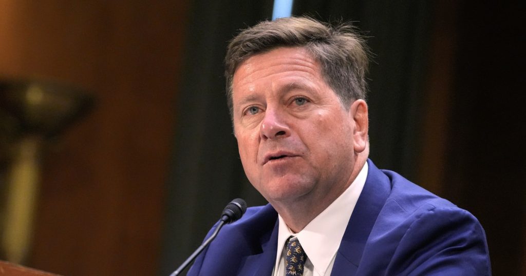 Trump înființează un grup de lucru pentru „super inteligență”. Șeful comunității de informații Jay Clayton, numit la conducere