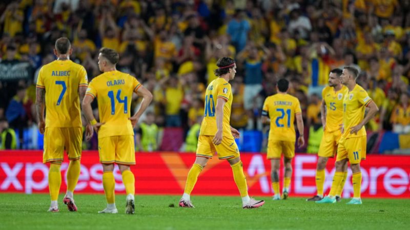 Acuzații de aranjament după Polonia – România 6-0. Fostul impresar al lui Lewandowski susține că atacantul a luat intenționat cartonașul galben