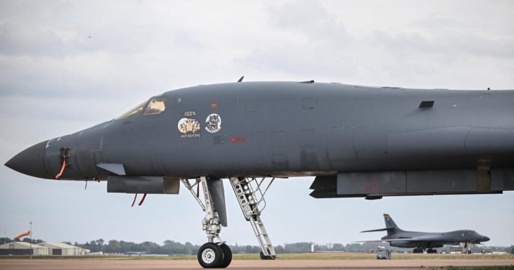 Decizie surpriză a SUA. Toate bombardierele B-1 au fost retrase de la baza Fairford din UK