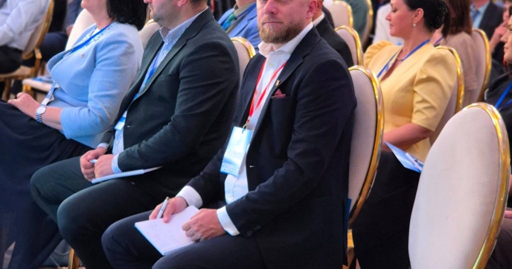 Deputatul Călin Florin Groza părăsește grupul Uniți pentru România și trece la PSD. Cu câți membri mai rămâne UPR