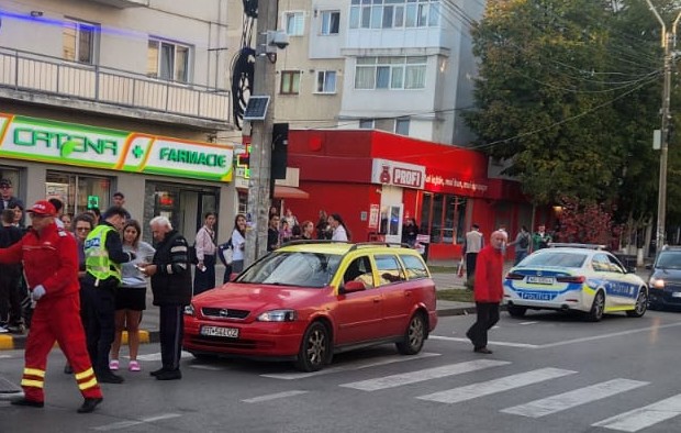FOTO Încă un accident în municipiul Botoșani. O fetiță de 14 ani, lovită de un taxi pe trecerea de pietoni