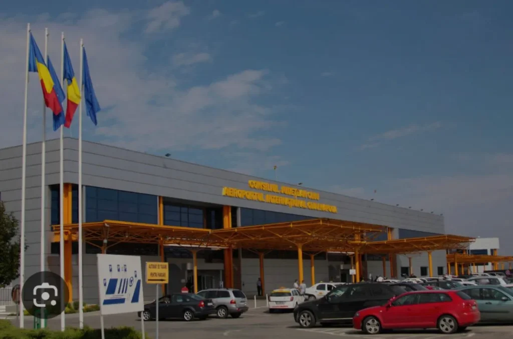 Șoferii care preiau pasageri de la Aeroportul Cluj, loviți la buzunar: Se scumpește masiv parcarea scurtă la GOTO Parking
