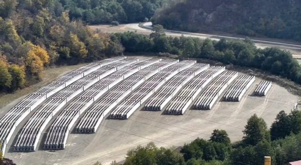 Grinzile pentru Autostrada Sibiu-Pitești, produse la Racovița. De aici pleacă direct spre șantier
