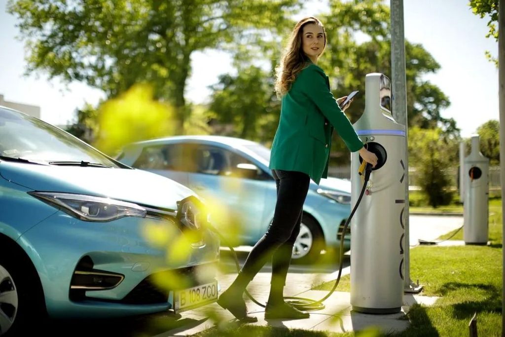 Studiu | Cele peste 10.000 de puncte de încarcare a mașinilor electrice din România stau nefolosite 95% din timp
