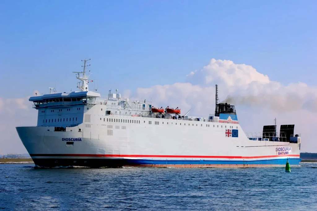 Nou atac pe Marea Neagră: O navă s-a scufundat și alta a fost avariată în largul Bulgariei / Un feribot, în centrul operațiunii de salvare / Ședință de urgență la Sofia