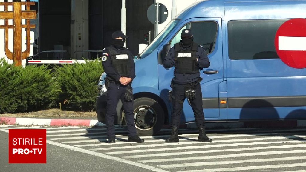 Șefii Poliției de Frontieră și Vămii Halmeu, reținuți într-un dosar de corupție. Alte 38 de persoane sunt cercetate în dosar