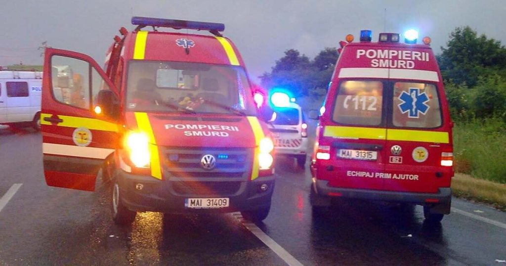 Accident mortal la Vălani de Pomezeu. Un șofer a rămas prins sub un încărcător frontal care s-a răsturnat
