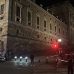 Un bărbat înarmat, rănit grav prin împuşcare de poliţie la palatul regal din Stockholm