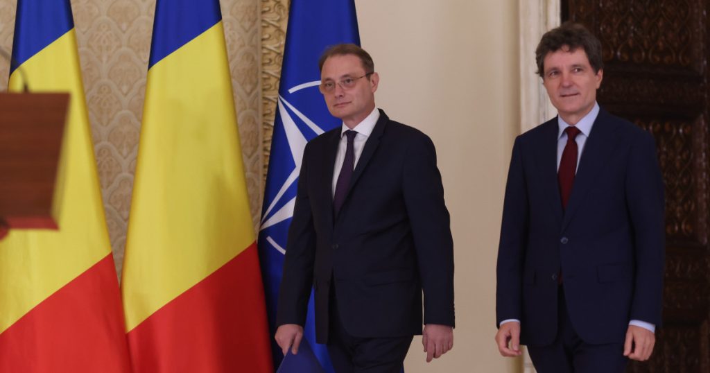 Prima discuție directă între Sorin Grindeanu și Luca Niculescu. Când s-ar putea întâlni premierul desemnat cu liderul PSD (surse)